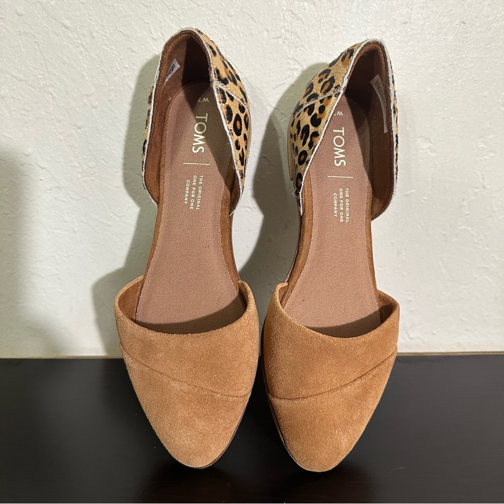 Womens Like New Toms D’Orsay Flats Animal Print Size 7